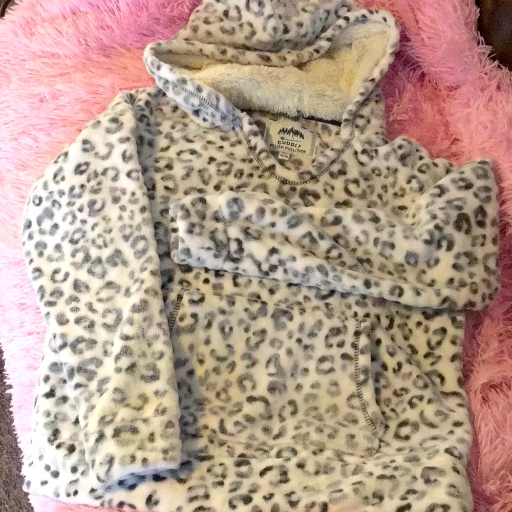 NWOT Plush Pullover